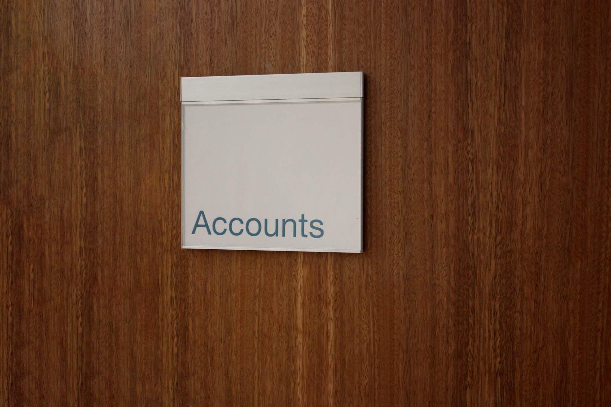 Modular window sign with changeable printed information and aluminum header